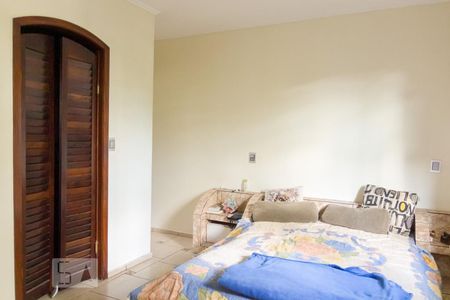 Casa à venda com 272m², 4 quartos e 2 vagasQuarto 1