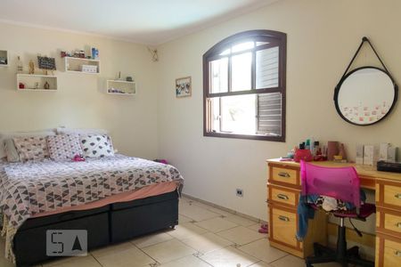 Casa à venda com 272m², 4 quartos e 2 vagasQuarto 4