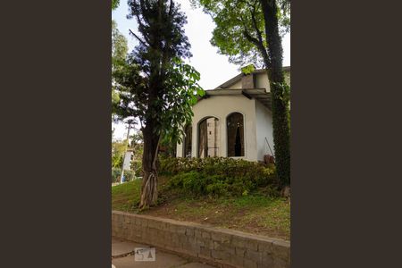 Casa à venda com 272m², 4 quartos e 2 vagasFachada