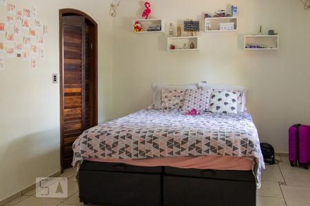 Casa à venda com 272m², 4 quartos e 2 vagasQuarto 4