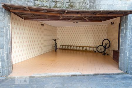 Casa à venda com 272m², 4 quartos e 2 vagasGaragem