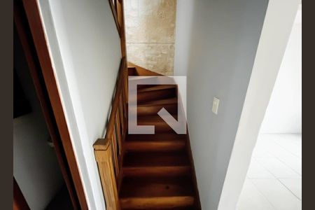 Escada de casa para alugar com 4 quartos, 250m² em Casa Verde, São Paulo