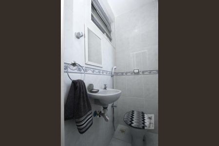 Apartamento à venda com 120m², 2 quartos e sem vagaBanheiro da Suíte