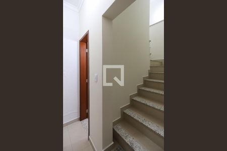 Casa à venda com 210m², 3 quartos e 4 vagas Casa à venda com 210m², 3 quartos e 4 vagasEscada
