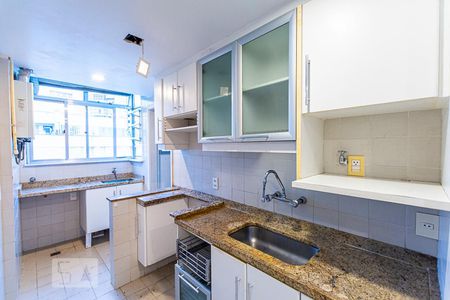 Apartamento à venda com 130m², 3 quartos e 2 vagas Apartamento à venda com 130m², 3 quartos e 2 vagasCozinha