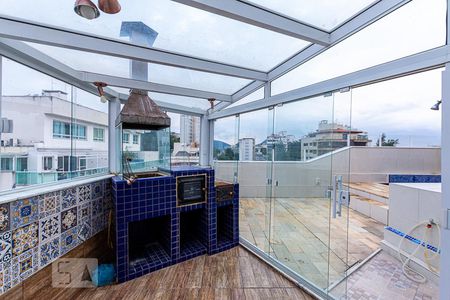 Apartamento à venda com 130m², 3 quartos e 2 vagas Apartamento à venda com 130m², 3 quartos e 2 vagasEspaço Gourmet