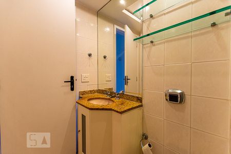 Apartamento à venda com 130m², 3 quartos e 2 vagas Apartamento à venda com 130m², 3 quartos e 2 vagasBanheiro da Suíte