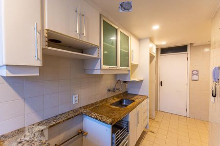 Apartamento à venda com 130m², 3 quartos e 2 vagas Apartamento à venda com 130m², 3 quartos e 2 vagasCozinha