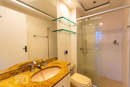 Apartamento à venda com 130m², 3 quartos e 2 vagas Apartamento à venda com 130m², 3 quartos e 2 vagasBanheiro da Suíte