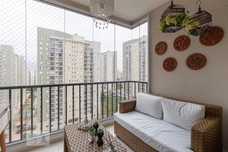 Sacada de apartamento para alugar com 2 quartos, 74m² em Umuarama, Osasco
