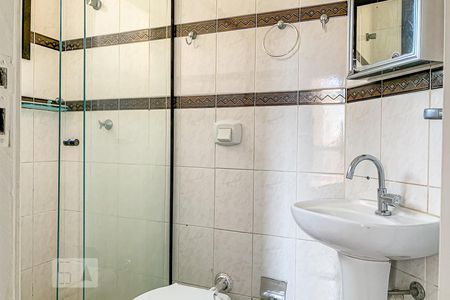 Apartamento para alugar com 70m², 3 quartos e 1 vaga Apartamento para alugar com 70m², 3 quartos e 1 vagaBanheiro do Quarto 2