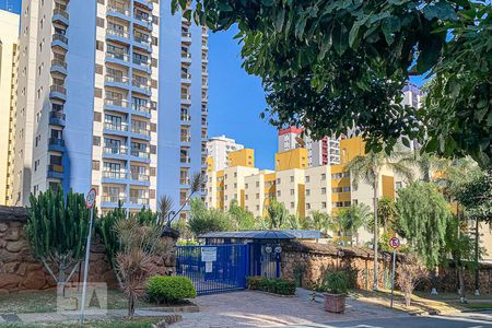 Apartamento para alugar com 70m², 3 quartos e 1 vaga Apartamento para alugar com 70m², 3 quartos e 1 vagaFachada