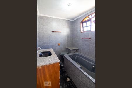 Casa à venda com 151m², 3 quartos e 3 vagasBanheiro do Quarto 1 - Suíte