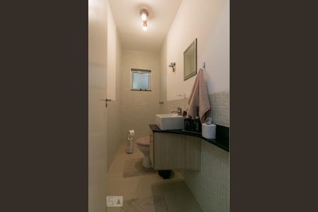 Casa à venda com 130m², 3 quartos e 3 vagasBanheiro 3