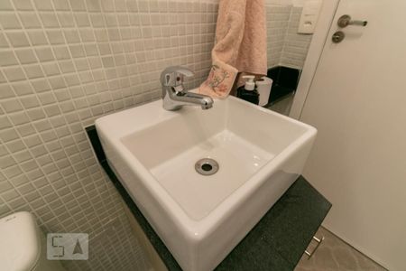 Casa à venda com 130m², 3 quartos e 3 vagasBanheiro 3 - Pia