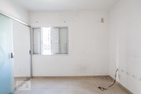 Casa à venda com 220m², 3 quartos e 3 vagasSuíte