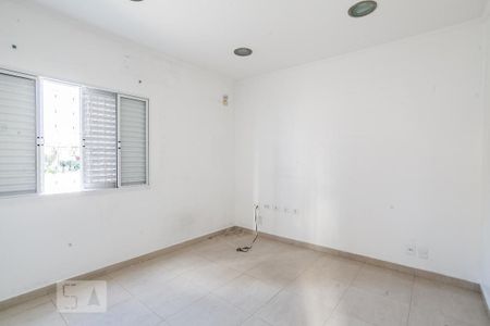Casa à venda com 220m², 3 quartos e 3 vagasSuíte