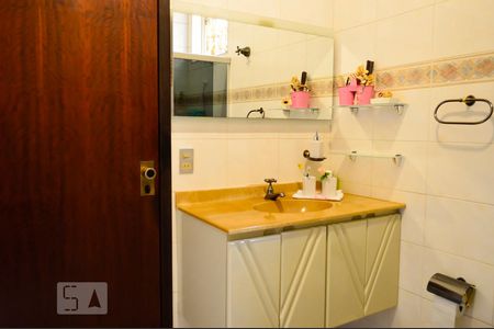 Casa à venda com 220m², 4 quartos e 3 vagasBanheiro