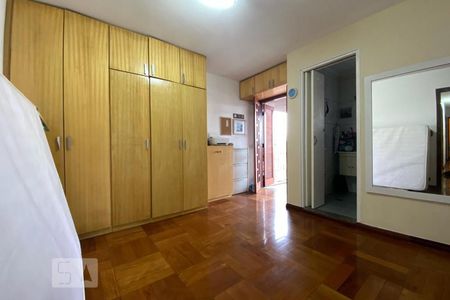 Casa à venda com 143m², 4 quartos e 3 vagasSuíte 1