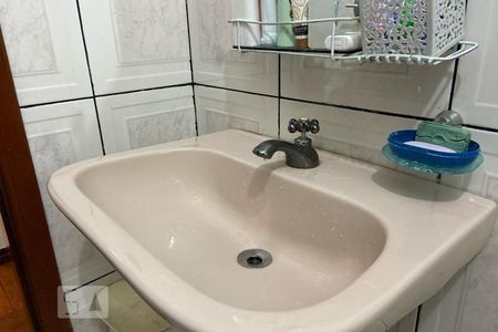 Casa à venda com 143m², 4 quartos e 3 vagasBanheiro - Torneira