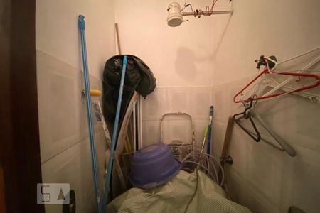 Casa à venda com 143m², 4 quartos e 3 vagasBanheiro de Serviço