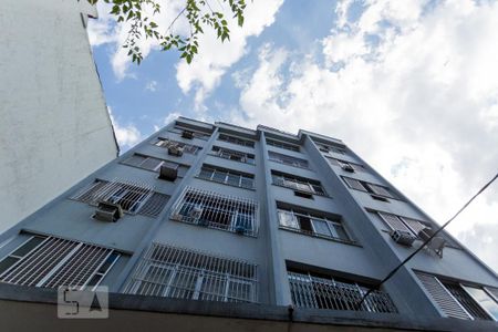 Apartamento à venda com 75m², 2 quartos e sem vagaFachada