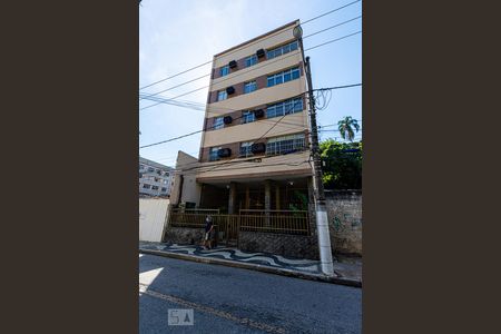 Apartamento à venda com 60m², 2 quartos e sem vaga Apartamento à venda com 60m², 2 quartos e sem vagaFachada
