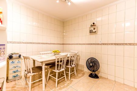 Casa à venda com 106m², 4 quartos e 2 vagasCopa e Cozinha