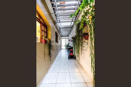 Casa à venda com 106m², 4 quartos e 2 vagasCorredor Externo