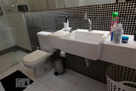 Apartamento à venda com 389m², 4 quartos e 4 vagasBanheiro da Suíte 1