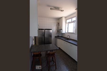 Apartamento à venda com 389m², 4 quartos e 4 vagasCozinha
