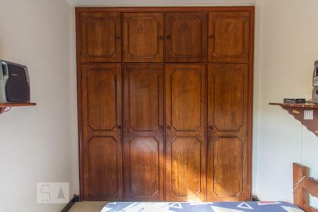 Casa à venda com 400m², 4 quartos e 3 vagas Casa à venda com 400m², 4 quartos e 3 vagasQuarto 2 - Armário