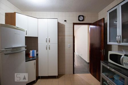 Casa à venda com 170m², 2 quartos e 2 vagas Casa à venda com 170m², 2 quartos e 2 vagasCozinha