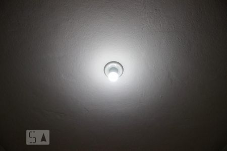 Casa à venda com 170m², 2 quartos e 2 vagas Casa à venda com 170m², 2 quartos e 2 vagasDetalhe Quarto