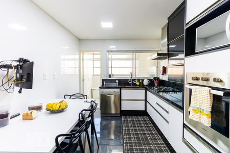 Apartamento à venda com 420m², 3 quartos e 2 vagas Apartamento à venda com 420m², 3 quartos e 2 vagasCozinha