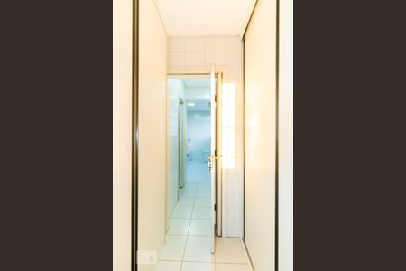 Apartamento à venda com 420m², 3 quartos e 2 vagas Apartamento à venda com 420m², 3 quartos e 2 vagasQuarto de Serviço