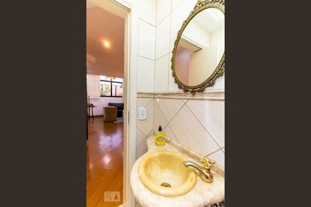 Apartamento à venda com 420m², 3 quartos e 2 vagas Apartamento à venda com 420m², 3 quartos e 2 vagasLavabo