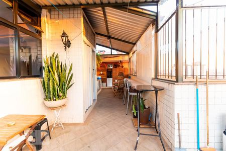 Apartamento à venda com 420m², 3 quartos e 2 vagas Apartamento à venda com 420m², 3 quartos e 2 vagasTerraço com Churrasqueira