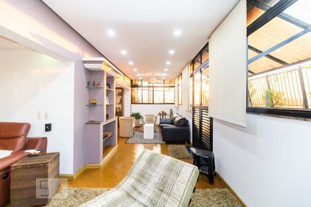 Apartamento à venda com 420m², 3 quartos e 2 vagas Apartamento à venda com 420m², 3 quartos e 2 vagasSala de Leitura e Vídeo