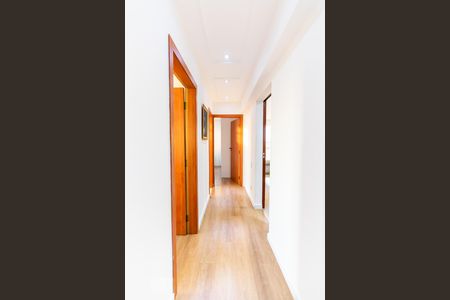 Apartamento à venda com 420m², 3 quartos e 2 vagas Apartamento à venda com 420m², 3 quartos e 2 vagasCorredor dos Quartos