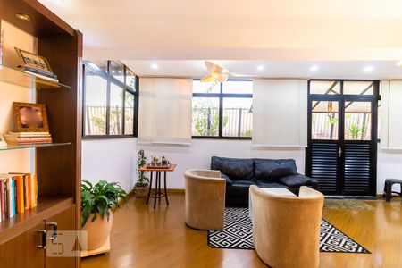 Apartamento à venda com 420m², 3 quartos e 2 vagas Apartamento à venda com 420m², 3 quartos e 2 vagasSala de Leitura e Vídeo