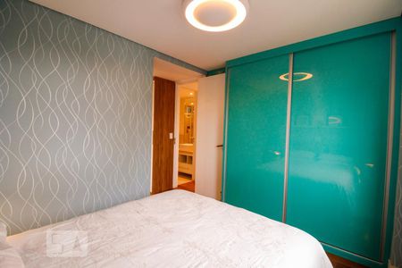 Apartamento à venda com 79m², 2 quartos e 2 vagas Apartamento à venda com 79m², 2 quartos e 2 vagasSuíte