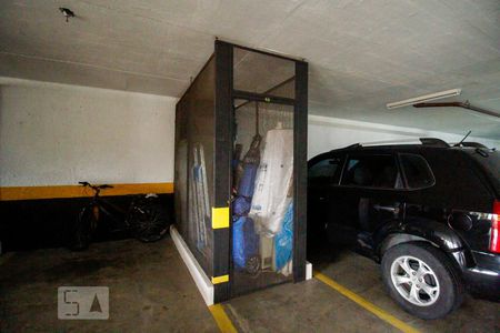 Apartamento à venda com 79m², 2 quartos e 2 vagas Apartamento à venda com 79m², 2 quartos e 2 vagasDepósito