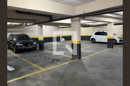 Apartamento à venda com 214m², 4 quartos e 4 vagas Apartamento à venda com 214m², 4 quartos e 4 vagasGaragem