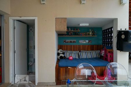 Apartamento à venda com 240m², 4 quartos e 2 vagasÁrea Externa