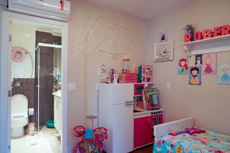 Apartamento à venda com 240m², 4 quartos e 2 vagasSuíte 2