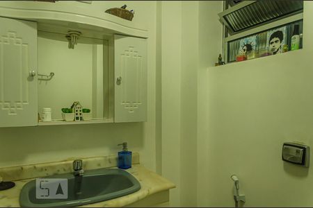 Apartamento à venda com 109m², 2 quartos e sem vaga Apartamento à venda com 109m², 2 quartos e sem vagaBanheiro