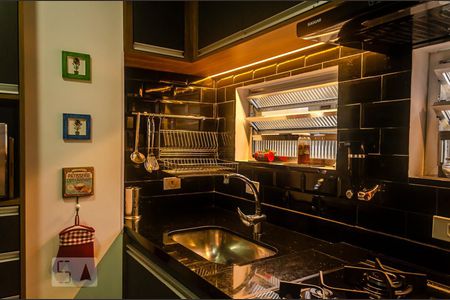 Apartamento à venda com 109m², 2 quartos e sem vaga Apartamento à venda com 109m², 2 quartos e sem vagaCozinha