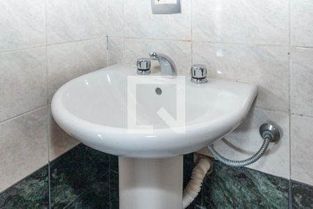 Casa à venda com 180m², 3 quartos e 1 vagaBanheiro 2