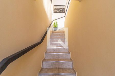 Casa à venda com 180m², 3 quartos e 1 vagaEscada da Casa 2